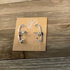 ❄️ Plunder | Curved Bar Silver Earrings